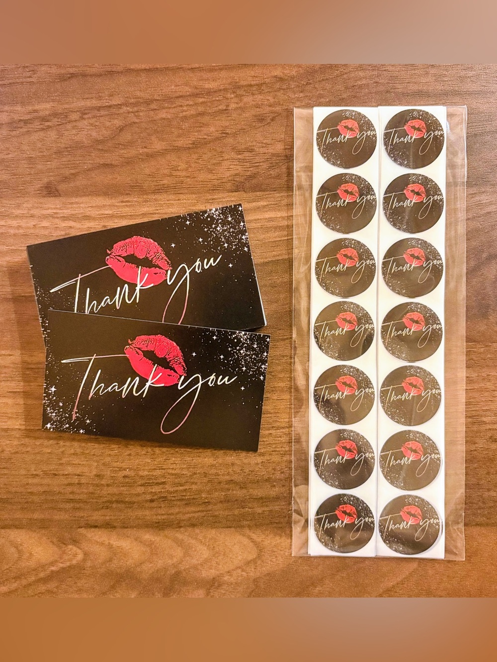 25 Red Kiss Thank You Cards w/100 Matching 1” Stickers - nwot